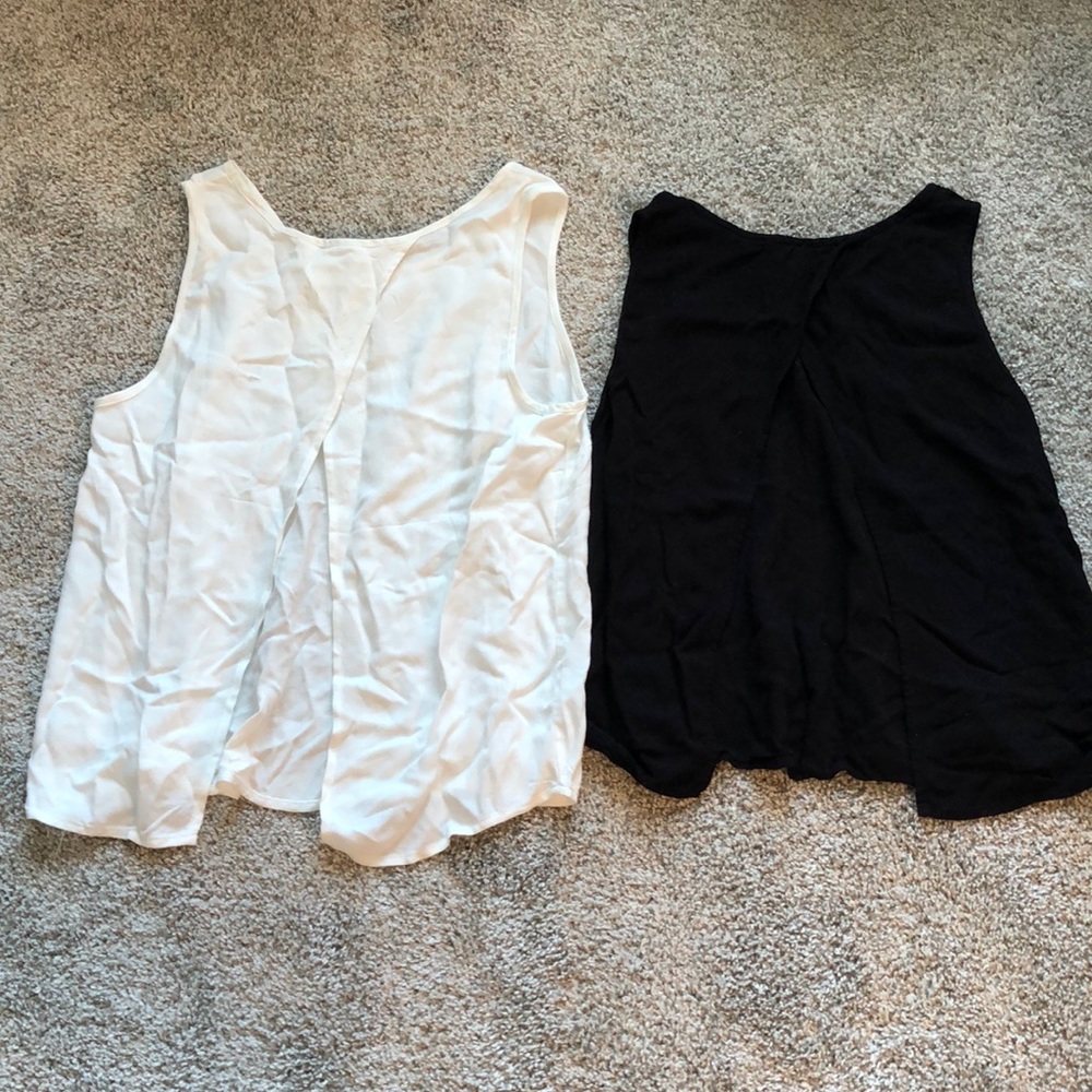 *SOLD* Bundle of 2 Tanks - Picture 8 of 9